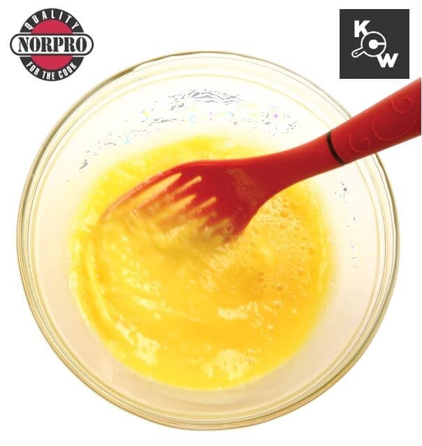 ตะกร้อตีไข่ฟิสกี้ไนลอน Norpro 1719 สีแดง